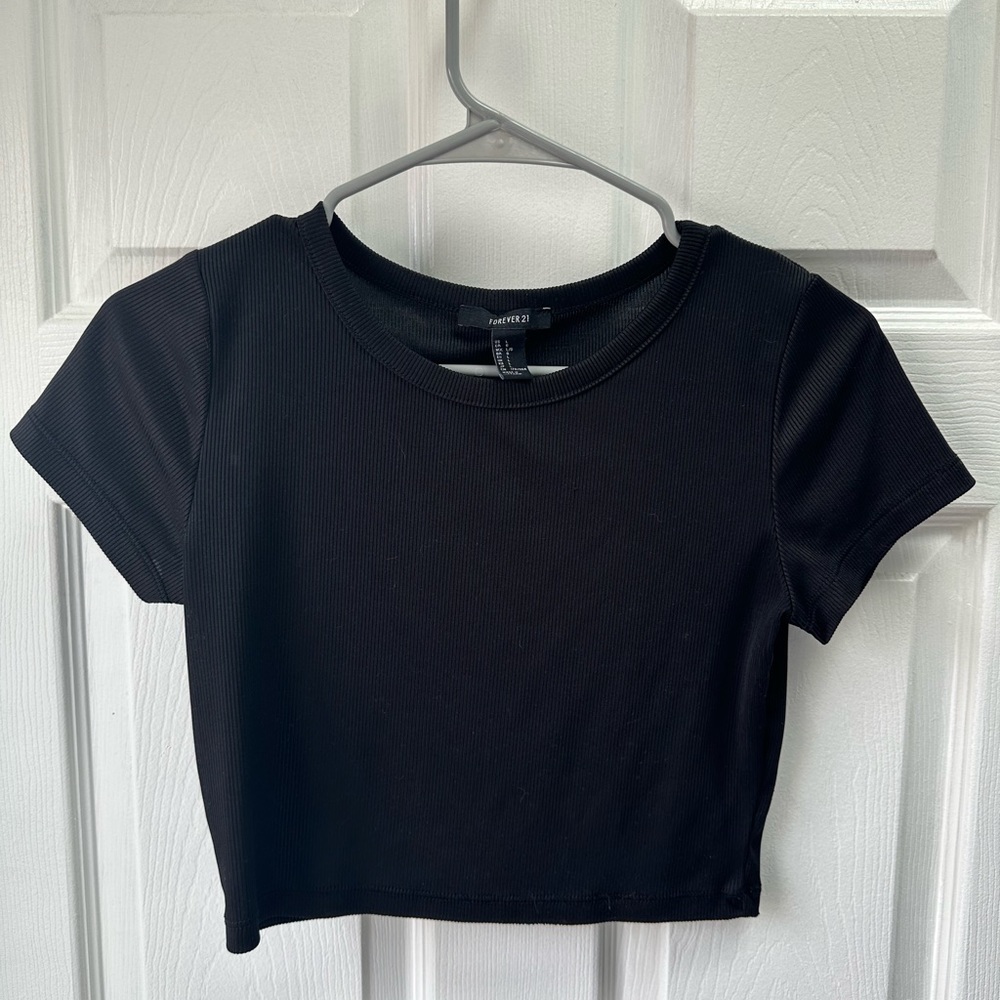 Forever 21 black crop top